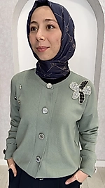 Omzu Çiçek Taş Detaylı Hırka